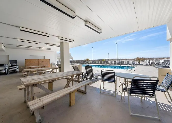 Apartment Island Winds 376 By Youngs Suncoast